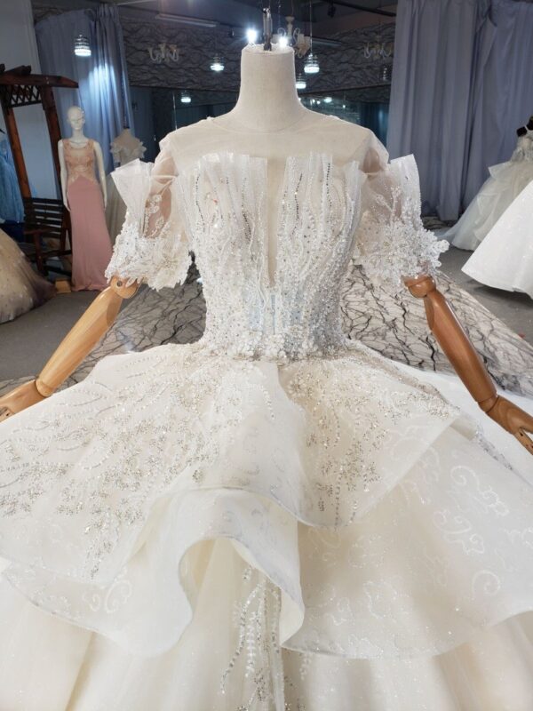 La Robe "Phoenix" dernier style robe de mariée à manches longues robe de mariée robe de bal  ** A LOUER **